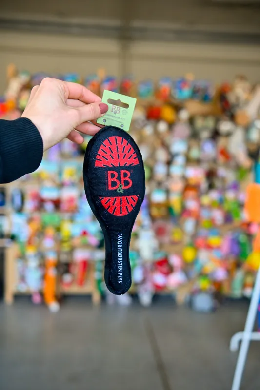 B&B Favorit – pluszowa zabawka w kształcie szczotki Nowy